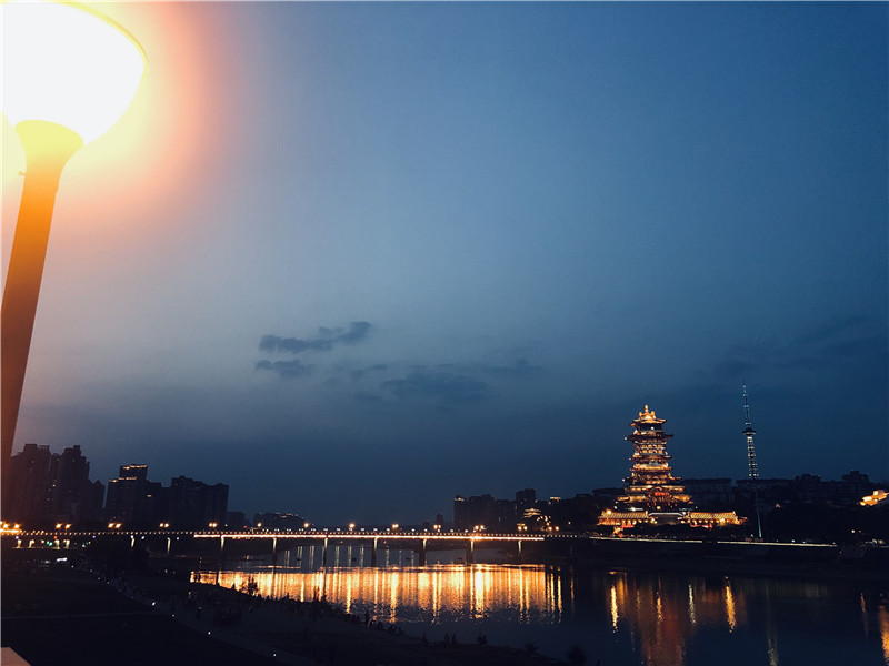 晨曦、破云见日、三江公园(图1)